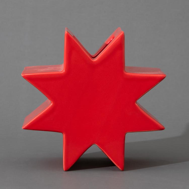 Bild 1 zu Objekt, Vase 'HSING', red, Ettore Sottsass, Anthologie Quartett, Bad Essen, K-18 629