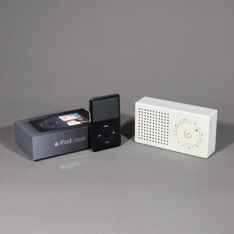 Hauptbild zu Objekt, Taschenradio Modell T 31 + IPOD 80GB, Dieter Rams, Braun AG, Frankfurt am Main, Apple, Cupertino, K-18 426