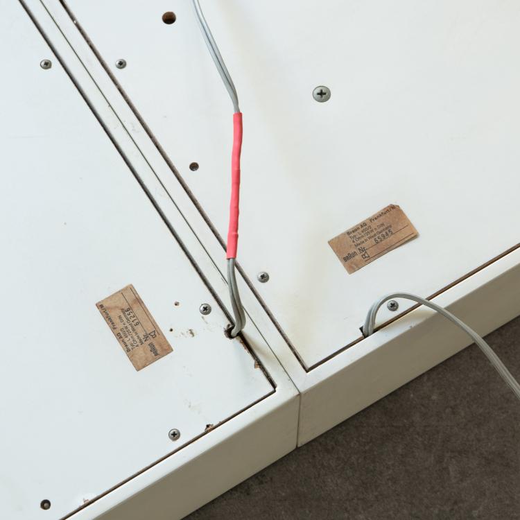 Bild 3 zu Objekt, Wand-Steuerger&auml;t Modell TS 45/1 + 2  Flachlautsprecher Modell LS 450/2, Dieter Rams, Braun, Frankfurt am Main, K-18 432