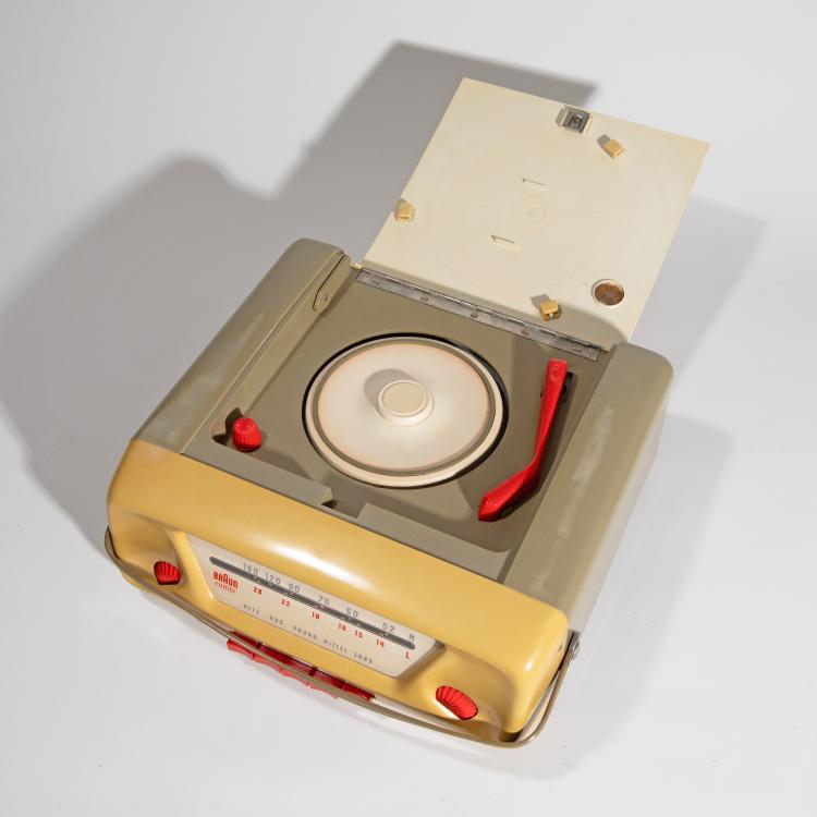 Bild 2 zu Objekt, Tragbare Radio Phono Kombination Modell Combi, Wilhelm Wagenfeld, Braun AG, Frankfurt am Main, K-18 423