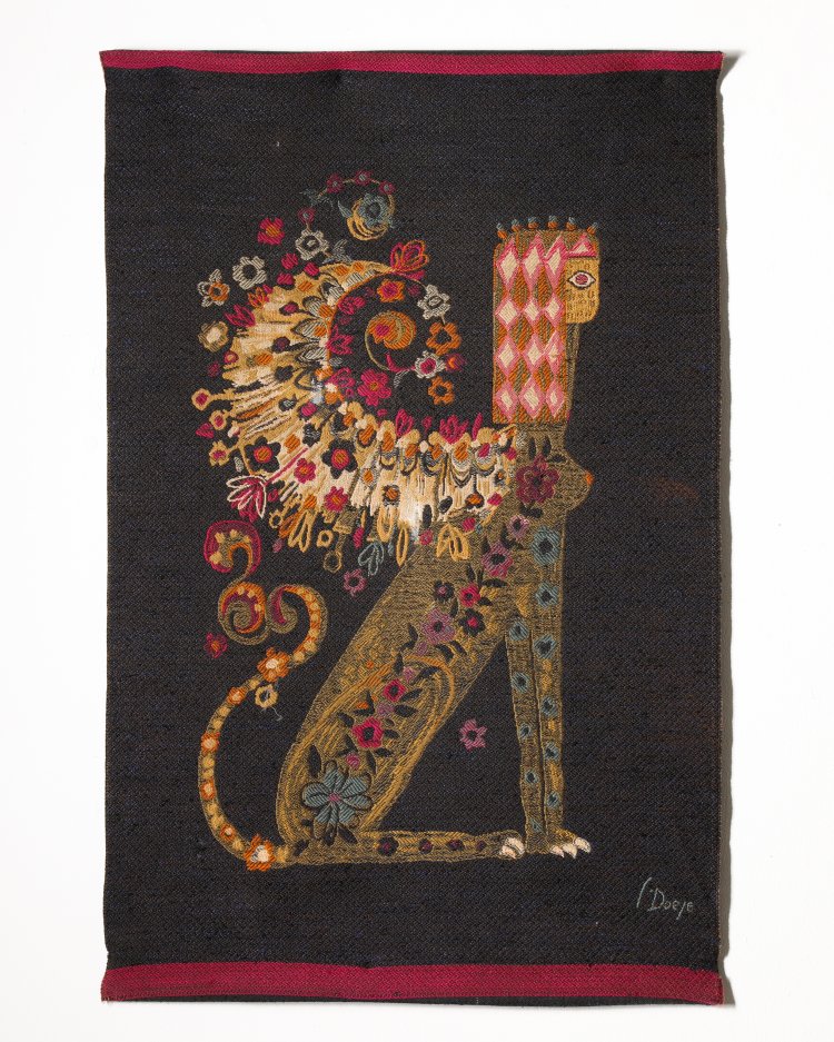 Hauptbild zu Objekt, Siegfried Doege, tapestry, sphinx with flowers, 100 x 65,5 cm, K-13 203
