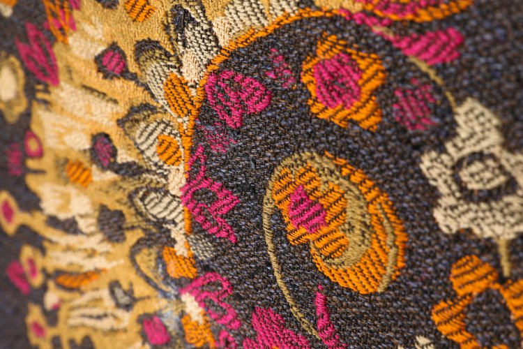 Bild 4 zu Objekt, Siegfried Doege, tapestry, sphinx with flowers, 100 x 65,5 cm, K-13 203