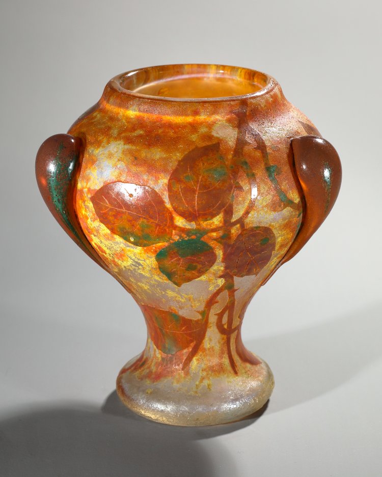 Hauptbild zu Objekt, Daum Fr&egrave;res, Nancy, Footed vase Feuilles en Automne, around 1910, Daum Fr&egrave;res, K-13 61