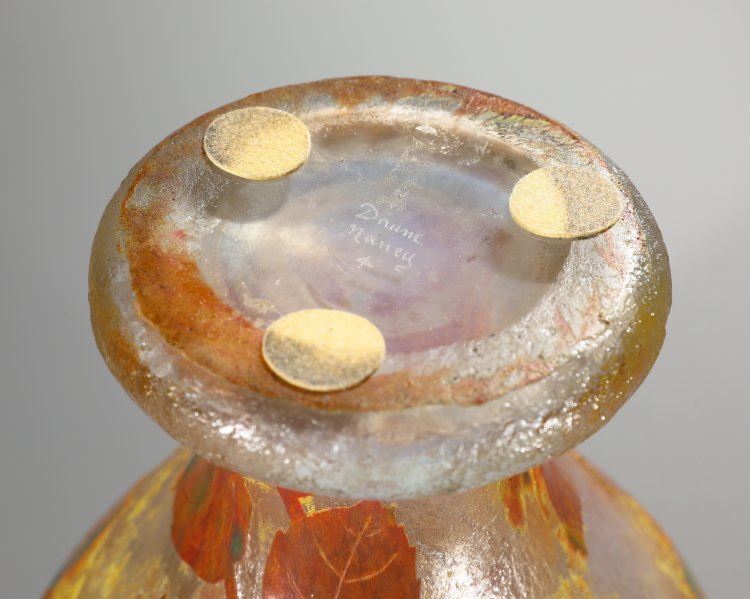 Bild 4 zu Objekt, Daum Fr&egrave;res, Nancy, Footed vase Feuilles en Automne, around 1910, Daum Fr&egrave;res, K-13 61