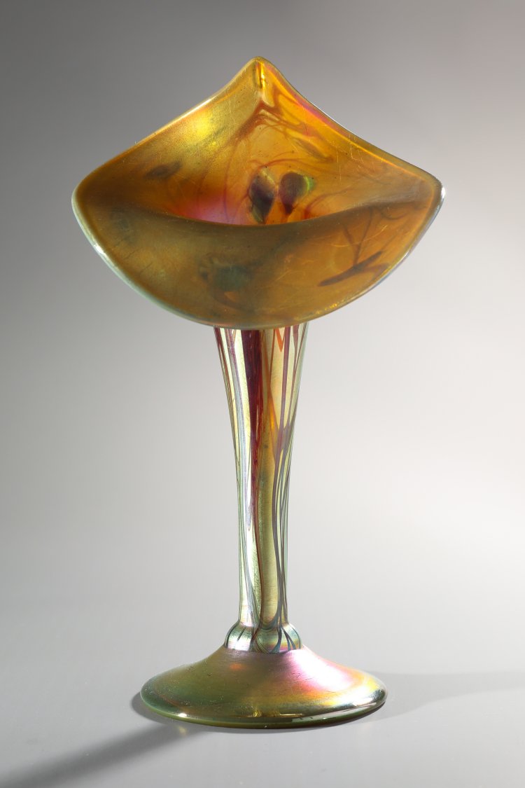 Bild 2 zu Objekt, Louis C. Tiffany, Favrile flower cup, around 1904, Tiffany & Co., K-13 62