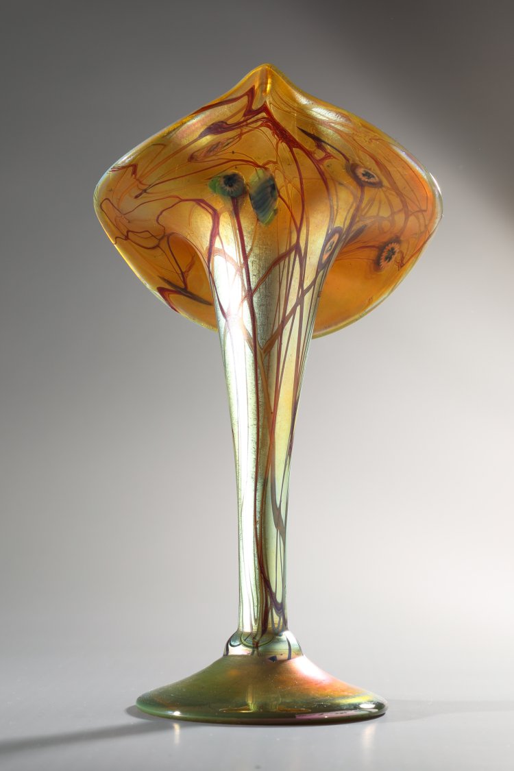Bild 4 zu Objekt, Louis C. Tiffany, Favrile flower cup, around 1904, Tiffany & Co., K-13 62
