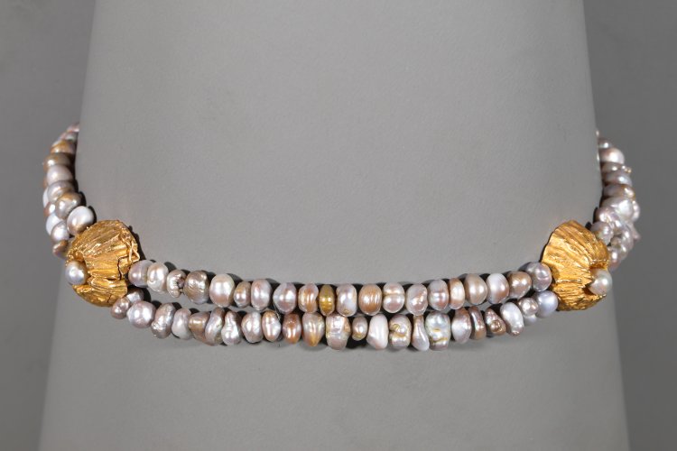 Bild 1 zu Objekt, Ebbe Weiss-Weingart, Necklace with three volcanoes, K-13 47