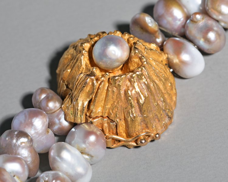 Bild 3 zu Objekt, Ebbe Weiss-Weingart, Necklace with three volcanoes, K-13 47