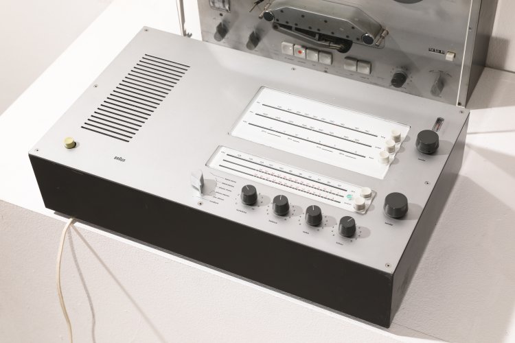 Bild 3 zu Objekt, Dieter Rams, Braun AG, Wall Stereo System: TS 45/1, TG 60, L 450, Braun, K-13 352