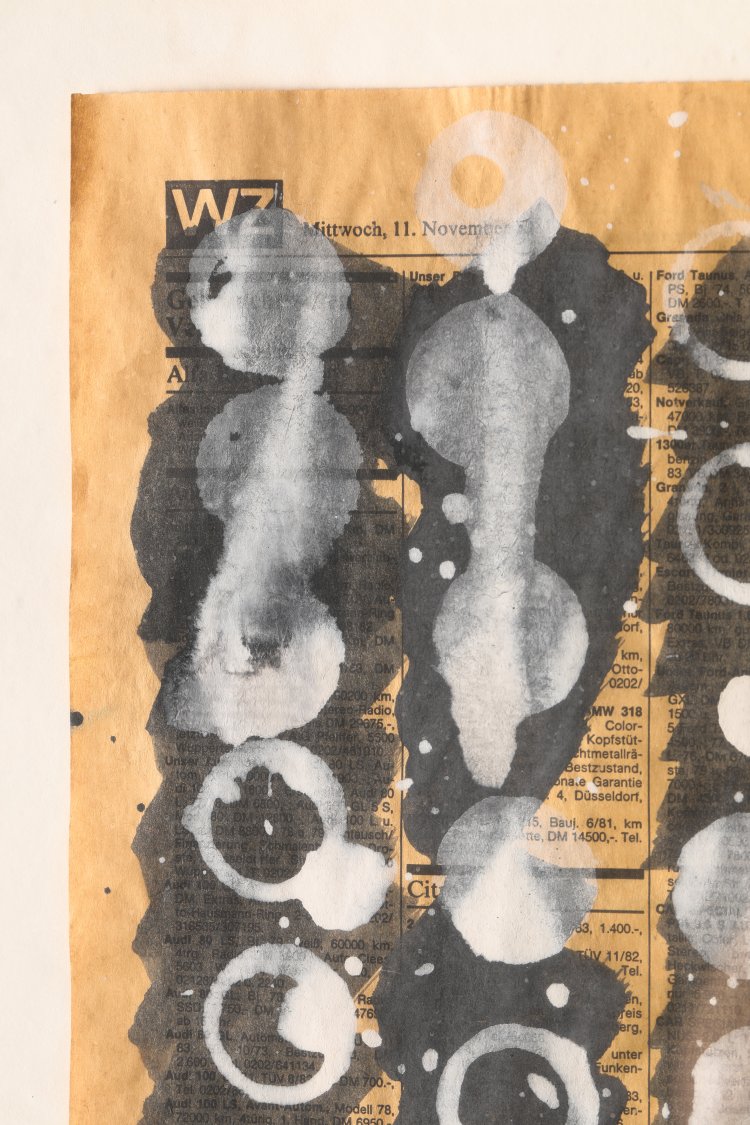 Bild 4 zu Objekt, Herbert Zangs*, Kreise auf Zeitung, Mischtechnik, Unikat 1981, K-13 229