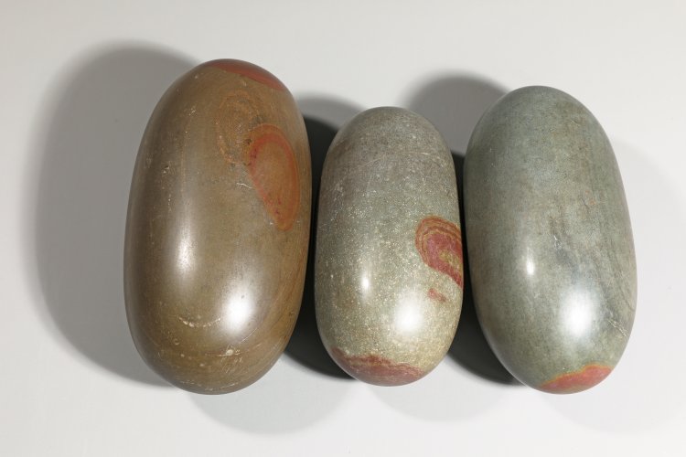 Bild 3 zu Objekt, 3 Shiva Lingam Stones, K-13 8