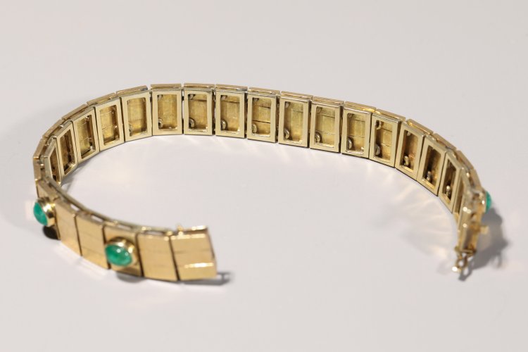 Bild 5 zu Objekt, Gold bracelet with emerald cabochons, K-13 54