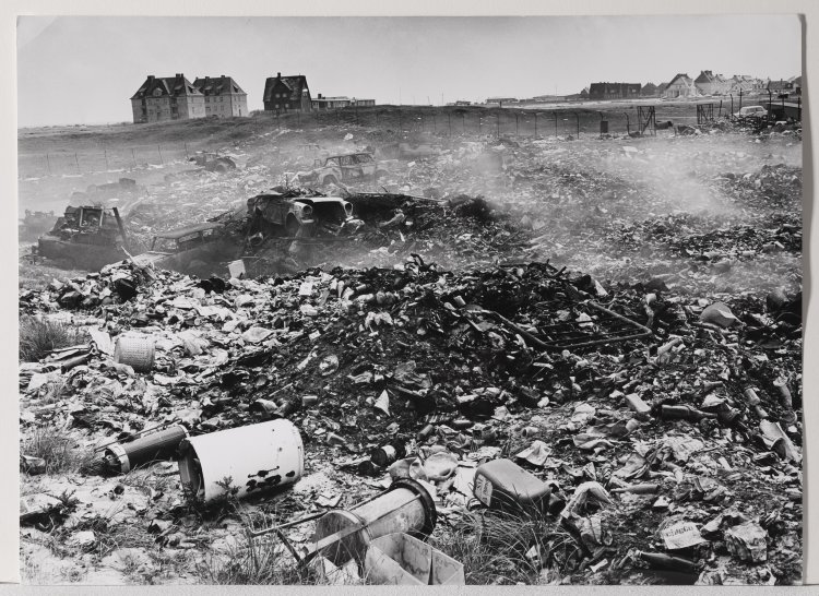 Bild 1 zu Objekt, Brigitte Hellgoth. M&uuml;llkippe auf Sylt, K-13 219