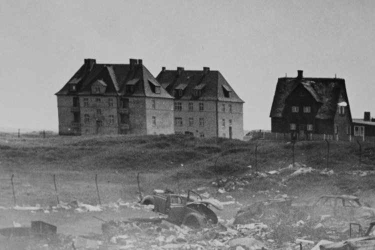 Bild 2 zu Objekt, Brigitte Hellgoth. M&uuml;llkippe auf Sylt, K-13 219