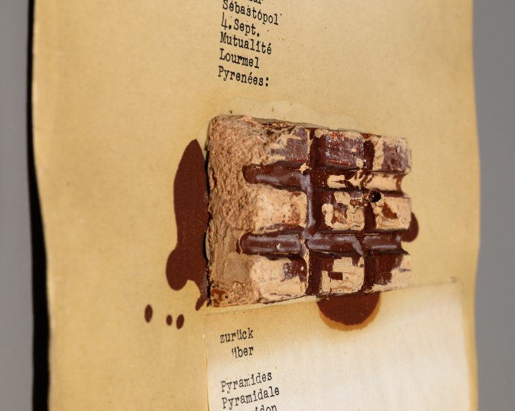 Bild 4 zu Objekt, Joseph Beuys*, Mappe d&eacute;-coll/age 5, Zwei Fr&auml;ulein mit Leuchtendem Brot. 1966, K-13 236