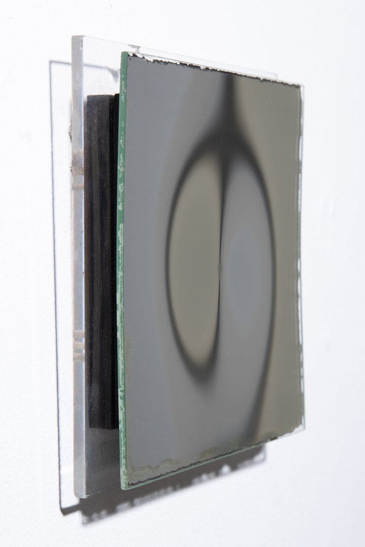 Bild 1 zu Objekt, Victor Bonato*, small, square - concave mirror object, K-13 262
