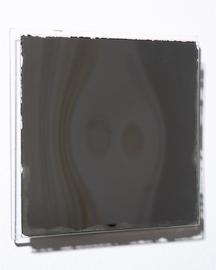 Bild 2 zu Objekt, Victor Bonato*, small, square - concave mirror object, K-13 262