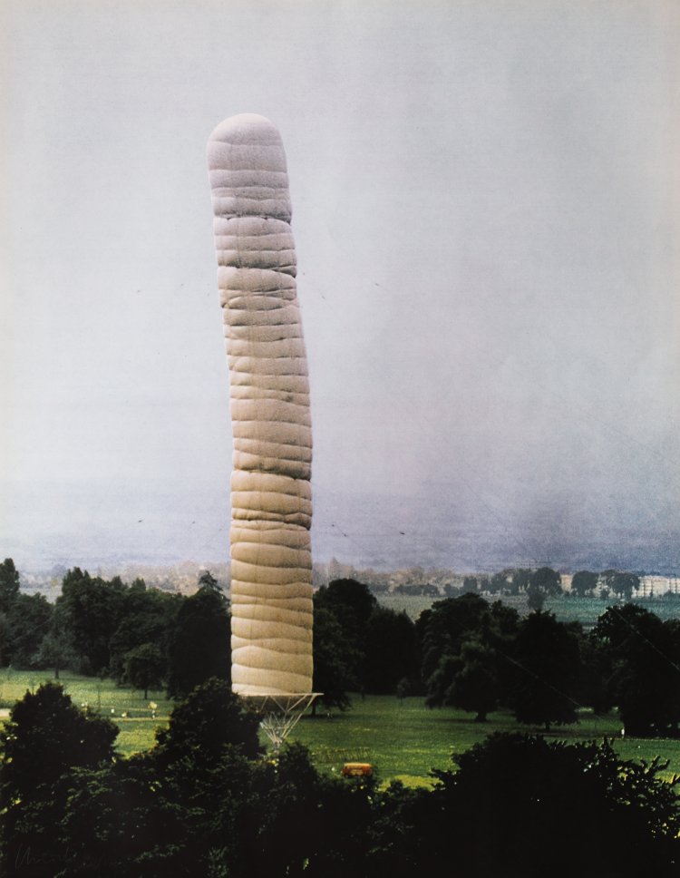 Hauptbild zu Objekt, Christo*, 5600 Cubic Meter Package. Kassel, K-13 322