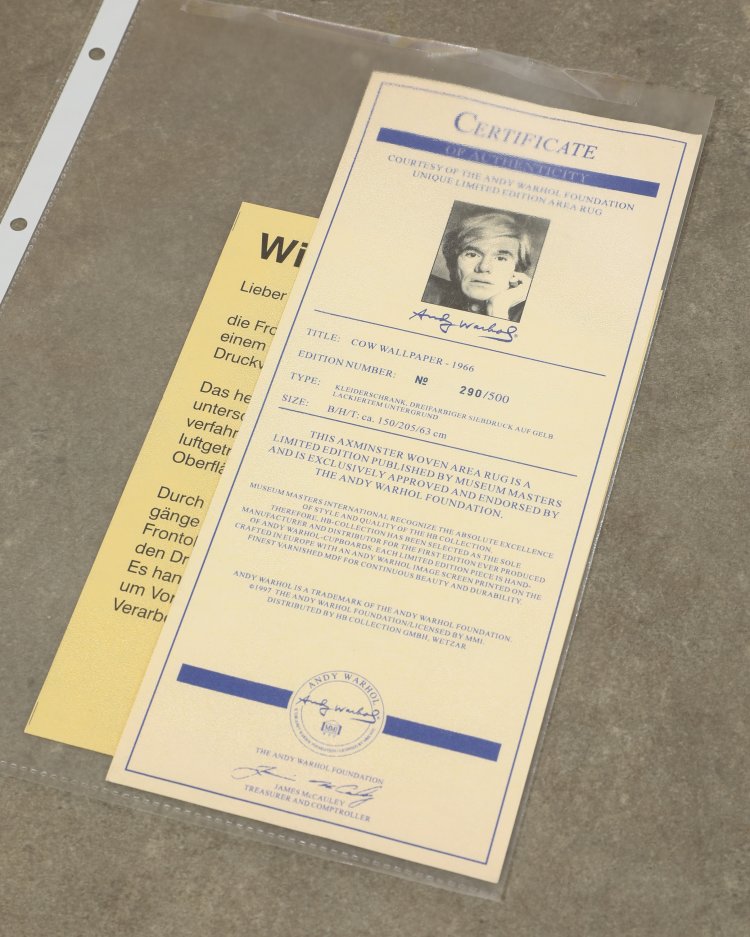 Bild 7 zu Objekt, Andy Warhol, hb Collection, limited Cabinet with the Cow Wallpaper motif, hb Collection, K-13 516