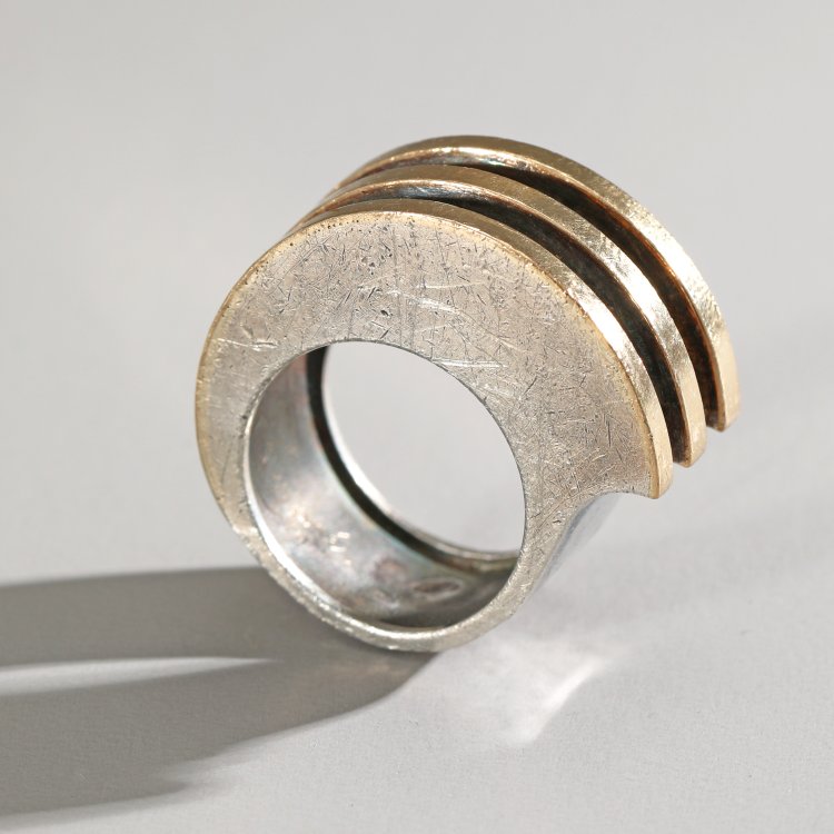 Hauptbild zu Objekt, Jean Despr&eacute;s. Ring mod&egrave;le &agrave; l'escargot, K-13 39