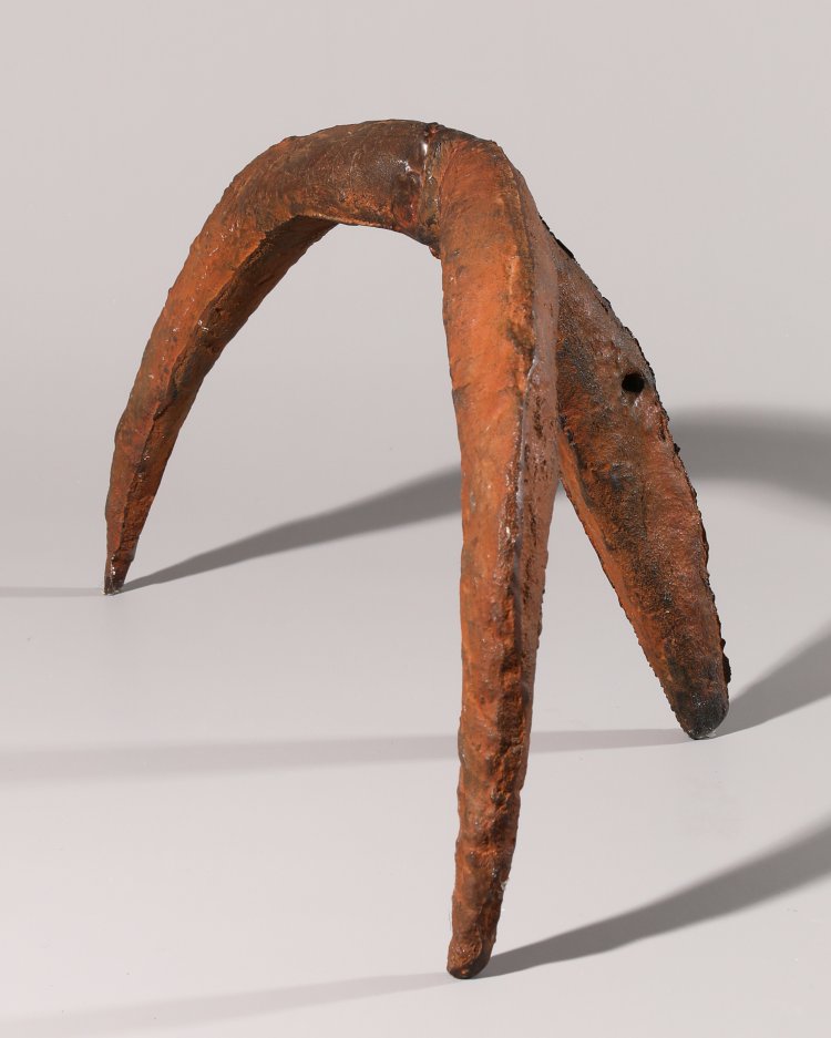 Bild 2 zu Objekt, Lothar Fischer*, geh&ouml;rnter Tiersch&auml;del II, 1990, Iron Sculpture, red patina, Ex. 1/6, K-13 209