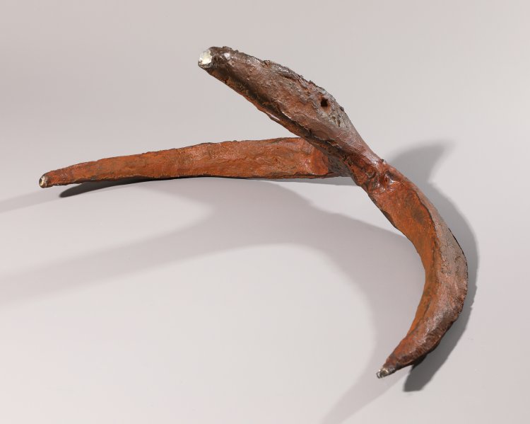 Bild 3 zu Objekt, Lothar Fischer*, geh&ouml;rnter Tiersch&auml;del II, 1990, Iron Sculpture, red patina, Ex. 1/6, K-13 209