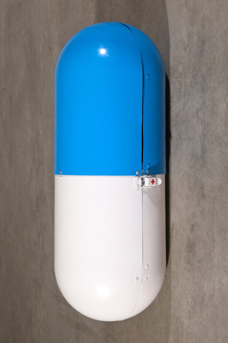 Hauptbild zu Objekt, Fabrice Berrux, Dix Heures Dix, small Cabinet, model G&egrave;lule, Dix Heures Dix, K-13 521