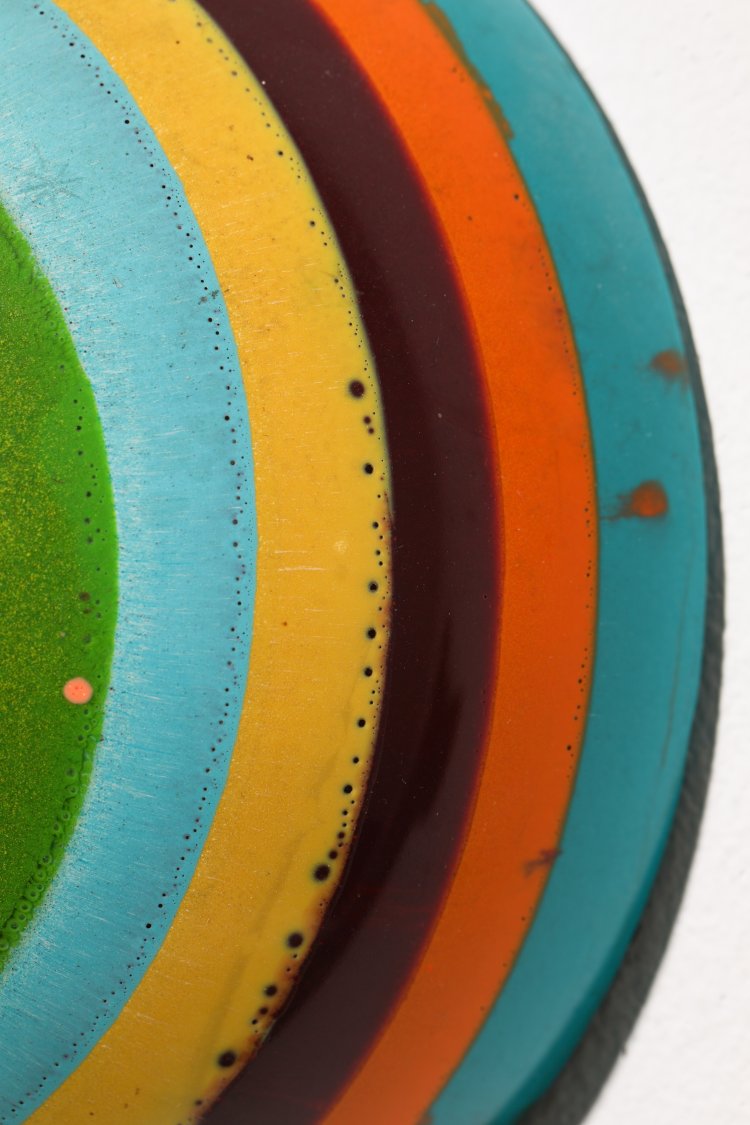 Bild 2 zu Objekt, Markus Linnenbrink*, Pupille B3, 2002, massive Halbkugel, Farbiges Epoxidharz, K-13 298