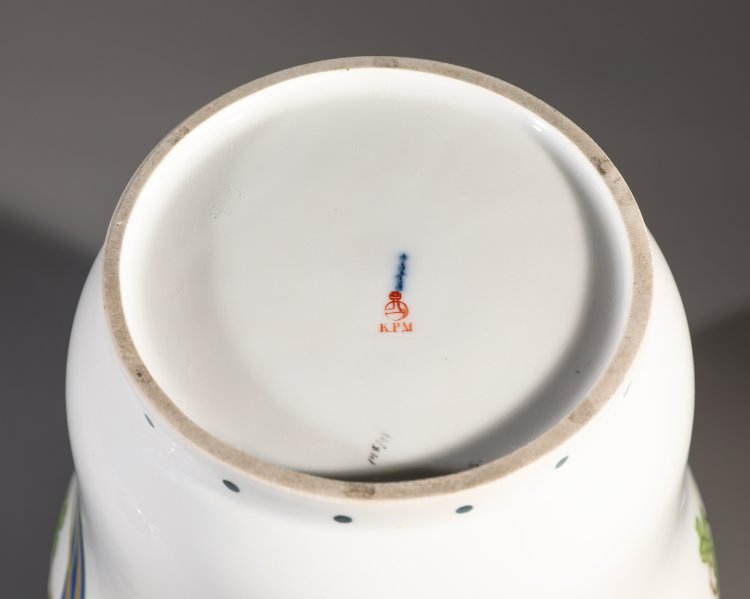 Bild 5 zu Objekt, Theodor Schmuz-Baudiss, Lidded vase with a pair of pheasants for the KPM Berlin, K-13 84