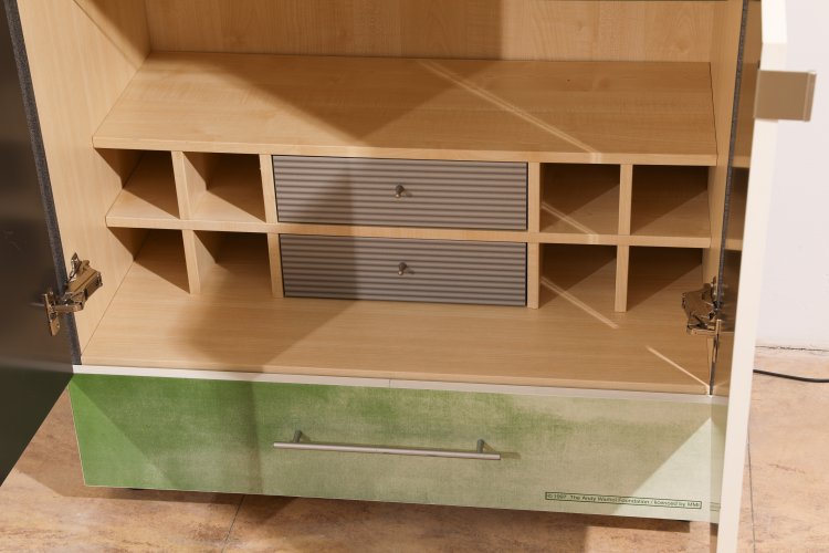 Bild 3 zu Objekt, Andy Warhol, hb Collection, limited Bar Cabinet Motif 210 Coca-Cola Bottles 1962, hb Collection, K-13 517