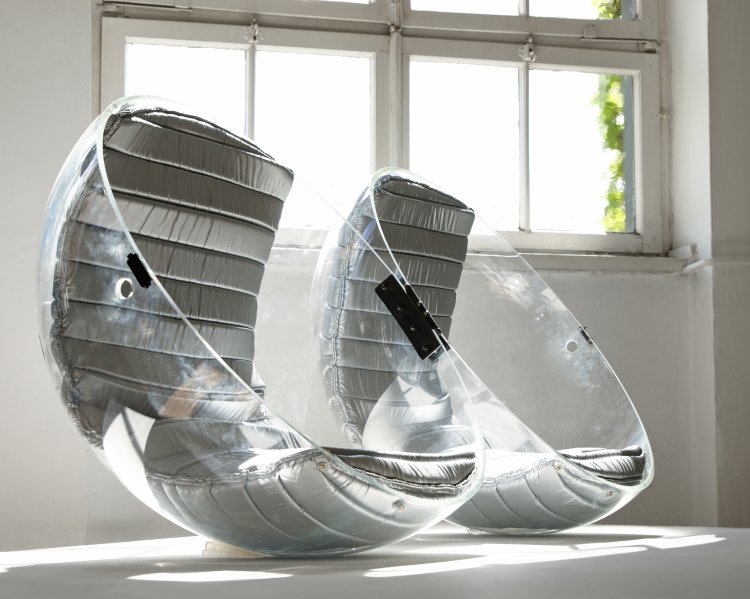 Hauptbild zu Objekt, Danilo Silvestrin, Gunther Lambert, Rare seating object for two people / acrylic ball chair, Gunther Lambert, K-13 460