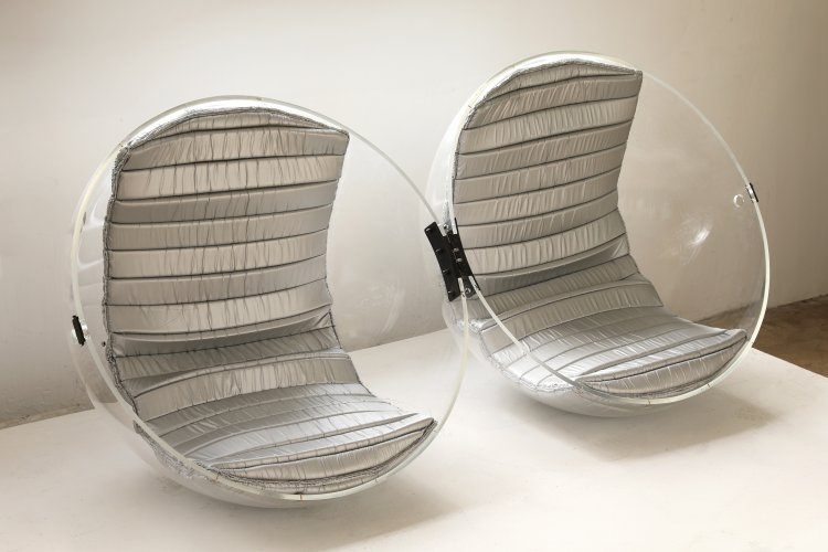 Bild 2 zu Objekt, Danilo Silvestrin, Gunther Lambert, Rare seating object for two people / acrylic ball chair, Gunther Lambert, K-13 460