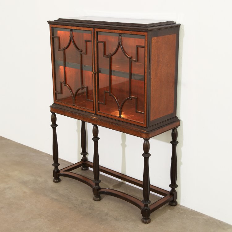 Hauptbild zu Objekt, Cabinet / Vitrinenschrank Modell Metropolitan, Axel Einar Hjorth, Albin Johansson, K-14 495