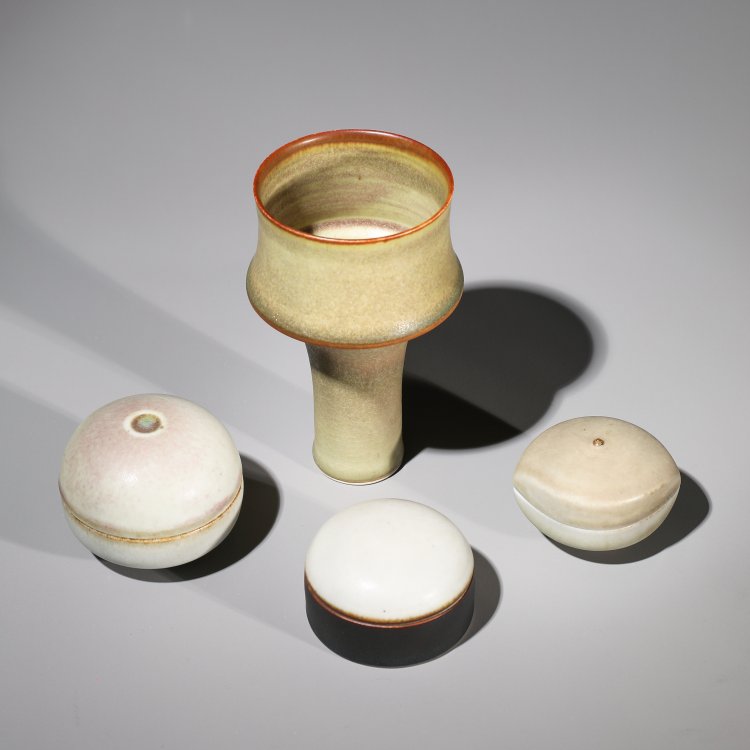 Hauptbild zu Objekt, 3 lidded boxes and a vase, Ursula Scheid, K-13O 114