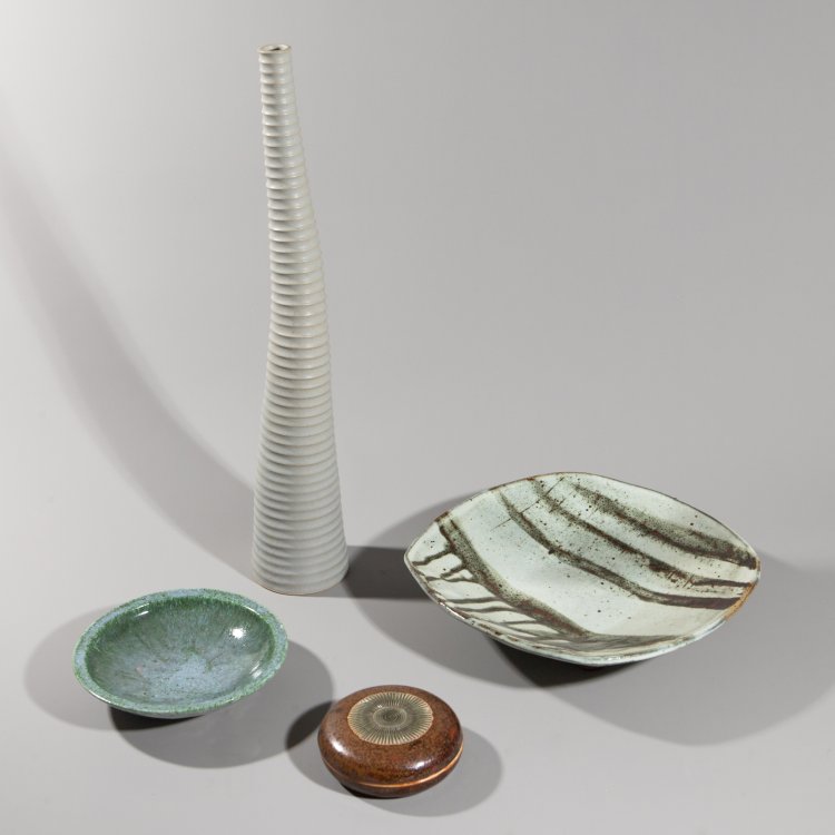 Hauptbild zu Objekt, 1 vase, 2 bowls, 1 lidded box, Colin Pearson,Frank Schillo,Luigi de Lerma,Heinz Dietz, K-13O 107