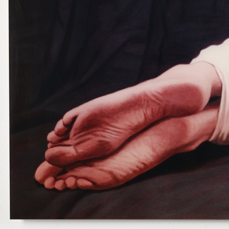 Bild 1 zu Objekt, Reclining in front of a dark cloth, 2010, Willi Kissmer*, K-14 339