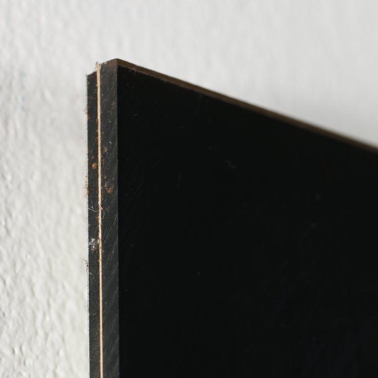 Bild 4 zu Objekt, Reclining in front of a dark cloth, 2010, Willi Kissmer*, K-14 339
