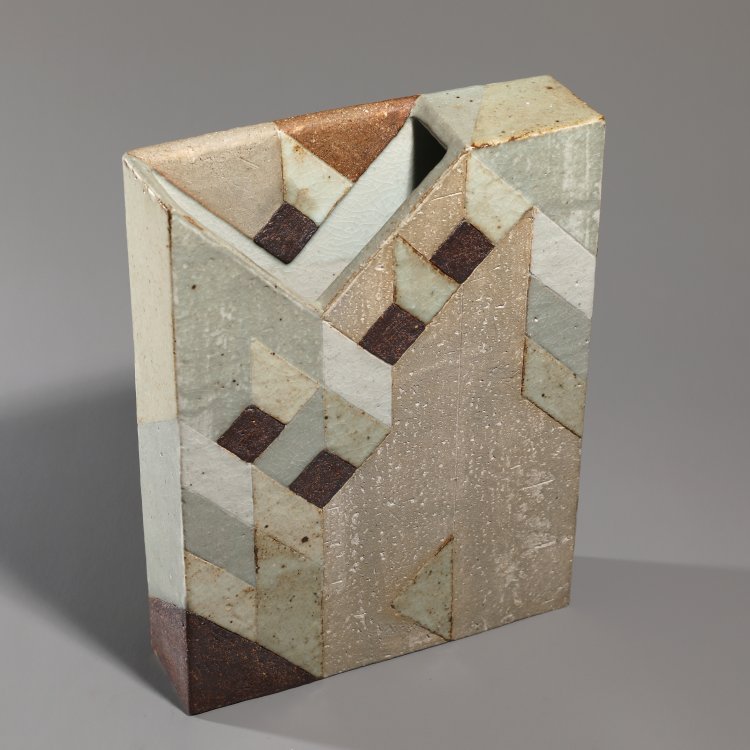 Hauptbild zu Objekt, Large square vase, Antje Br&uuml;ggemann-Breckwoldt, K-13O 27