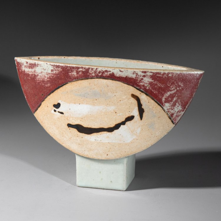 Hauptbild zu Objekt, Vase with face red, grey, Antje Br&uuml;ggemann-Breckwoldt, K-13O 29