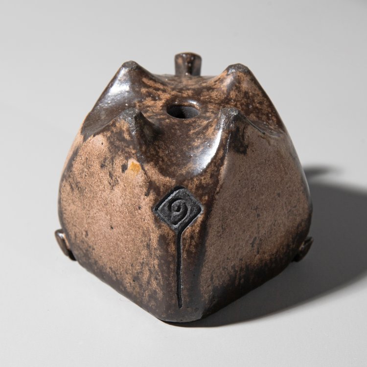 Bild 4 zu Objekt, Two square ceramics brown and white, Rolf Overberg, K-13O 98