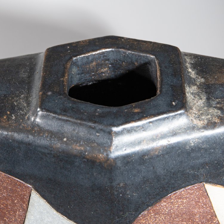 Bild 3 zu Objekt, Large vase white black brown, Antje Br&uuml;ggemann-Breckwoldt, K-13O 30