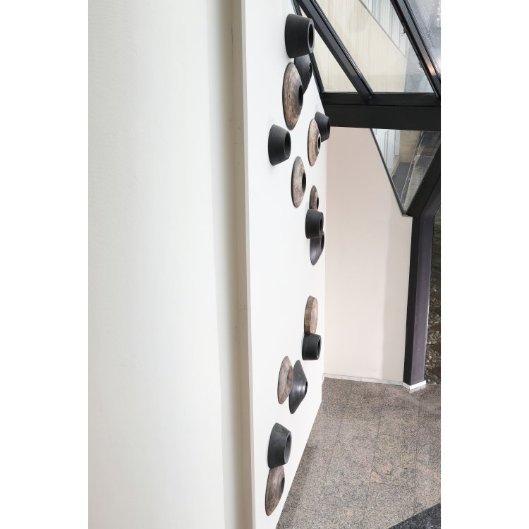 Bild 43 zu Objekt, The Powell Duffryn Mural, 16-teilige Installation, 1961, Hans Coper, K-14 218