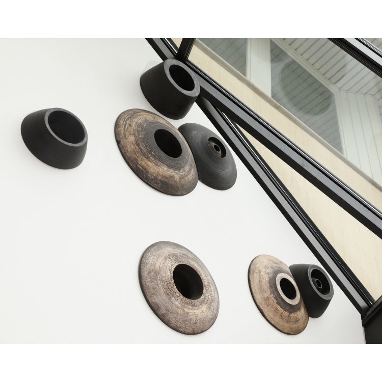 Bild 44 zu Objekt, The Powell Duffryn Mural, 16-teilige Installation, 1961, Hans Coper, K-14 218