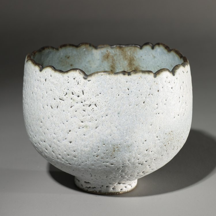 Hauptbild zu Objekt, Bowl with organic rim, Mary Rogers, K-13O 113