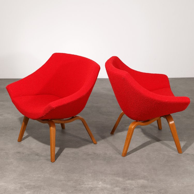 Hauptbild zu Objekt, 2 easy chairs with plywood legs,  Carl Gustav Hiort af Orn&auml;s, Puunveisto Oy, K-14 534