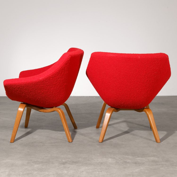 Bild 2 zu Objekt, 2 easy chairs with plywood legs,  Carl Gustav Hiort af Orn&auml;s, Puunveisto Oy, K-14 534