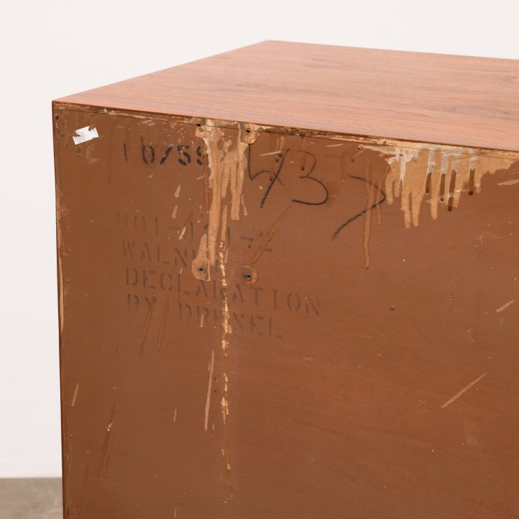 Bild 5 zu Objekt, <<2>> Sideboard in Walnut, Kipp Stewart, Drexel, K-14 483