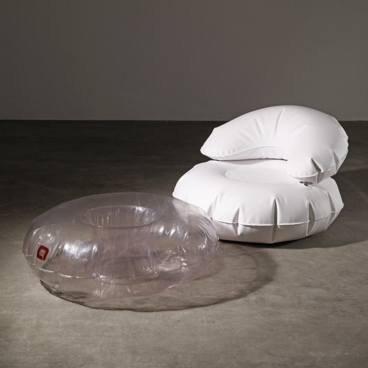 Hauptbild zu Objekt, Inflatable armchair + stool from the Aero Space series, Quasar Kanh, Quasar, K-14 469