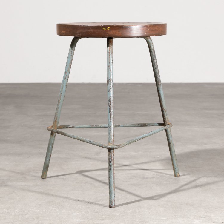 Bild 1 zu Objekt, Hocker aus dem College of Architecture in Chandigarh, Pierre Jeanneret, K-14 442