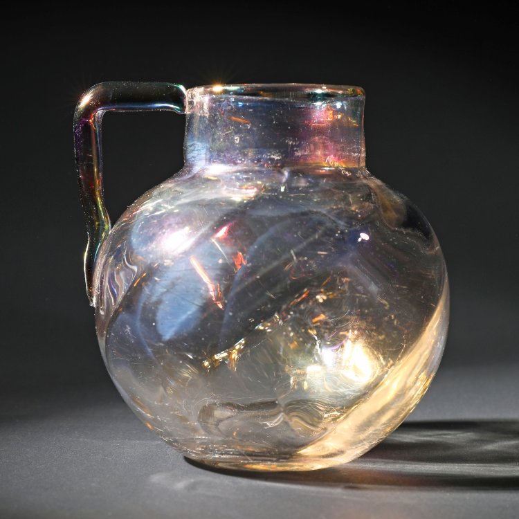 Bild 1 zu Objekt, Kleiner Henkelkrug, 1903/04, Marie Kirschner, Loetz Wwe. Klosterm&uuml;hle, K-14 70